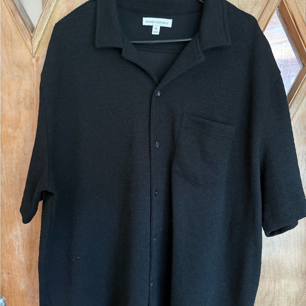 NWOT Banana Republic Men's Casual Black Button Down Shirt